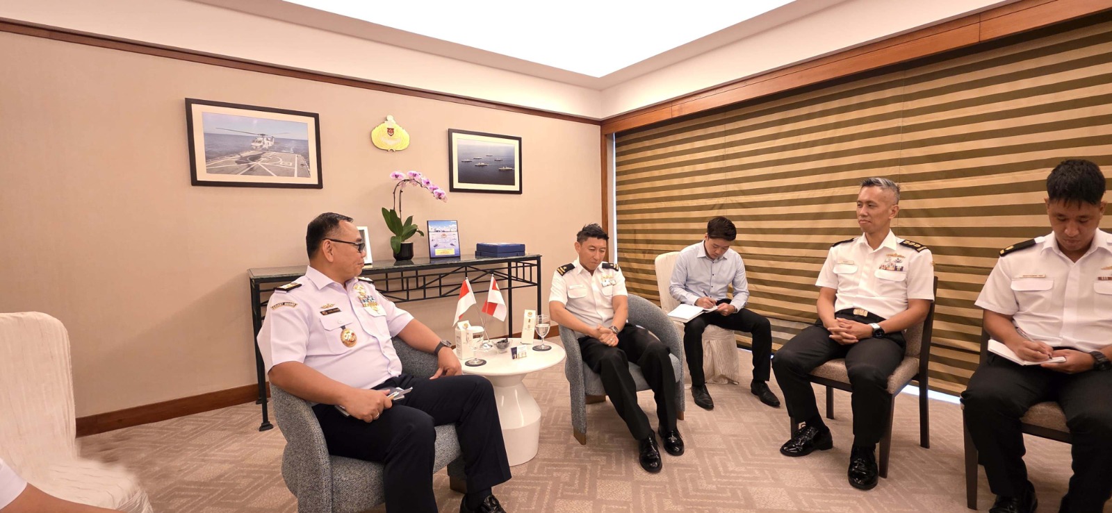 Bakamla RI Sambut Kerja Sama Maritim Baru dengan RSN dan SPCG dalam IMDEX 2025