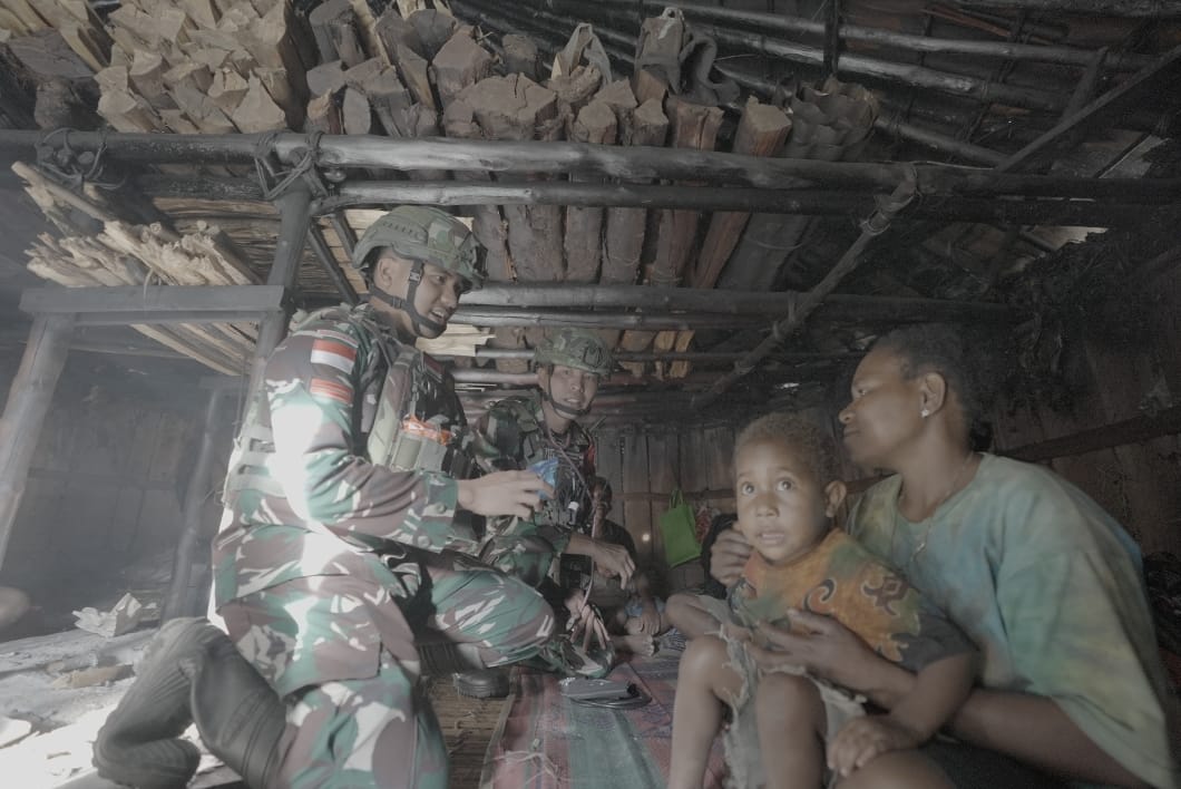 Kepedulian Satgas Yonif 715 Jadi Penyejuk Hati Warga Pegunungan Papua