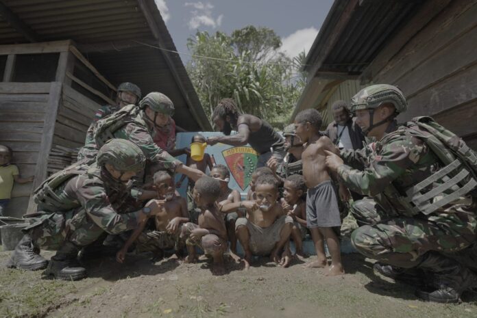 Satgas 715/Motuliato Hadirkan Solusi Air Bersih untuk Warga Perbatasan Papua