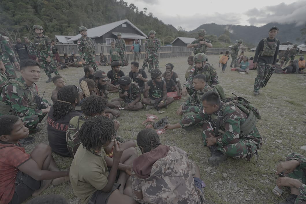 Satgas Yonif 715 Mtl Hadirkan Kegiatan Komsos Sebagai Jembatan Hati dengan Masyarakat