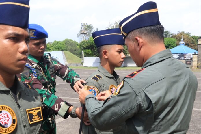 Pengukuhan Penerbang Baru Menegaskan Komitmen Skadron Udara 5 dalam Menjaga Kedaulatan Udara Nasional